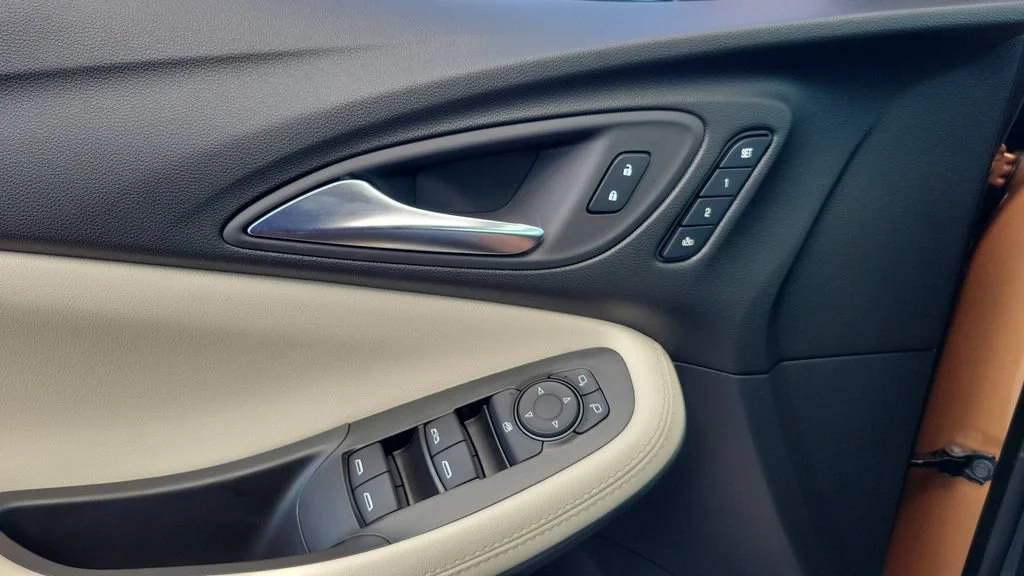 New 2026 Copper Ice Metallic Buick Avenir image 19