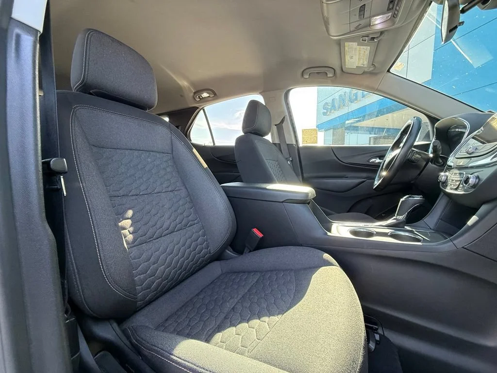 Used 2021 IRIDESCENT PEARL TRICOAT Chevrolet LT image 16