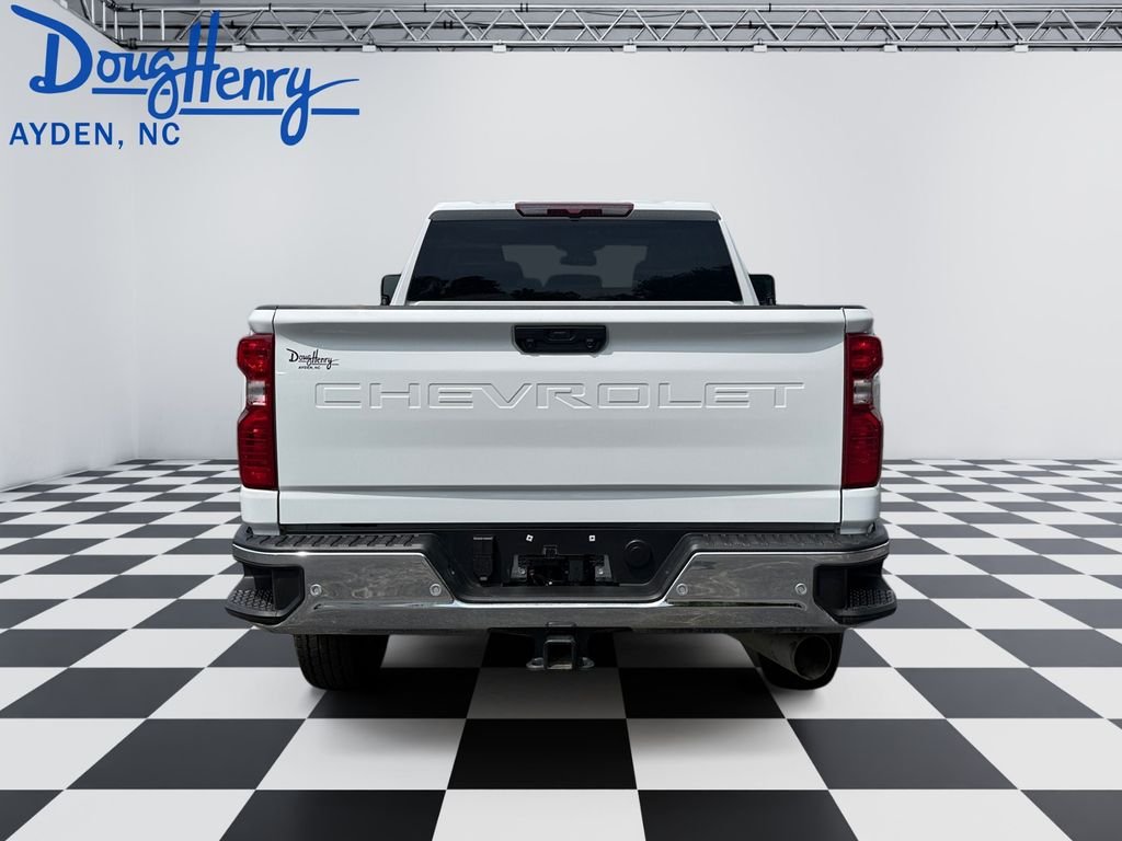 Used 2025 White Chevrolet LT image 4