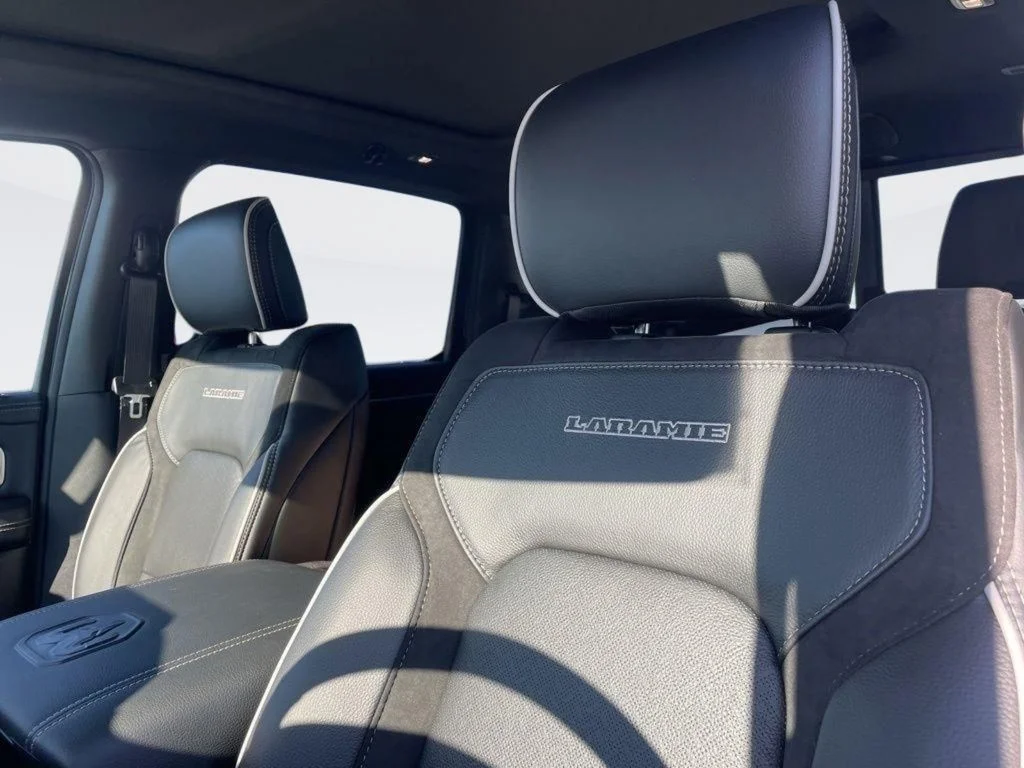 New 2026 Ivory White Tri-Coat Pearl-Coat Exterior Paint RAM Laramie image 18