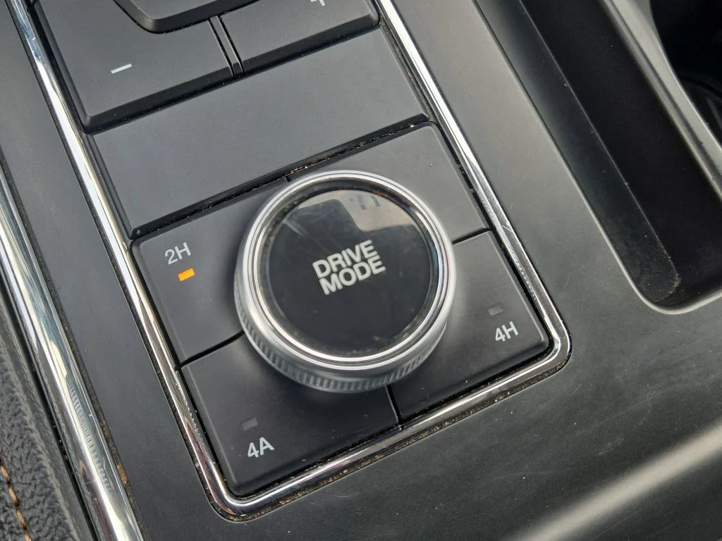 Used 2024 Black Ford XLT image 49