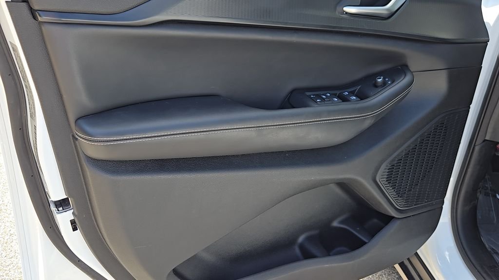 Used 2023 White Jeep Altitude X image 7