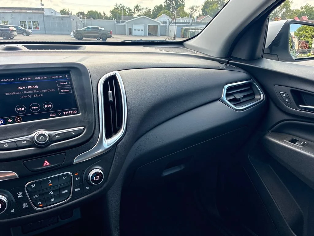 Used 2021 SILVER ICE METALLIC Chevrolet LT image 18