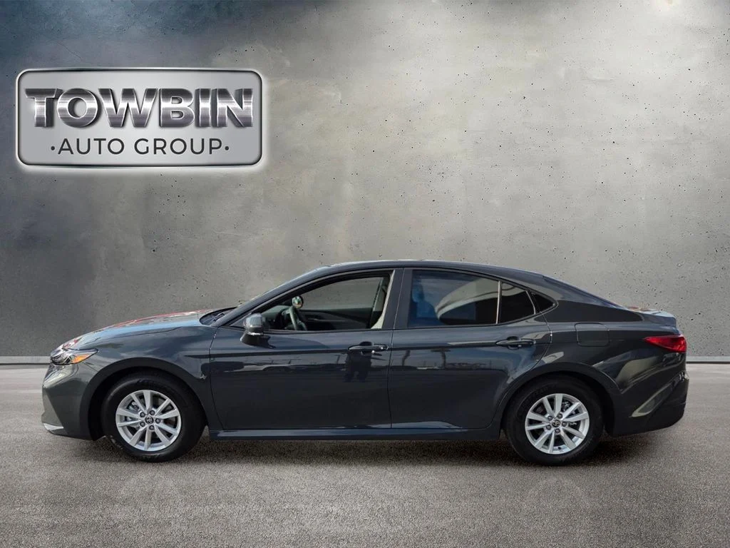 Used 2026  Toyota LE image 7