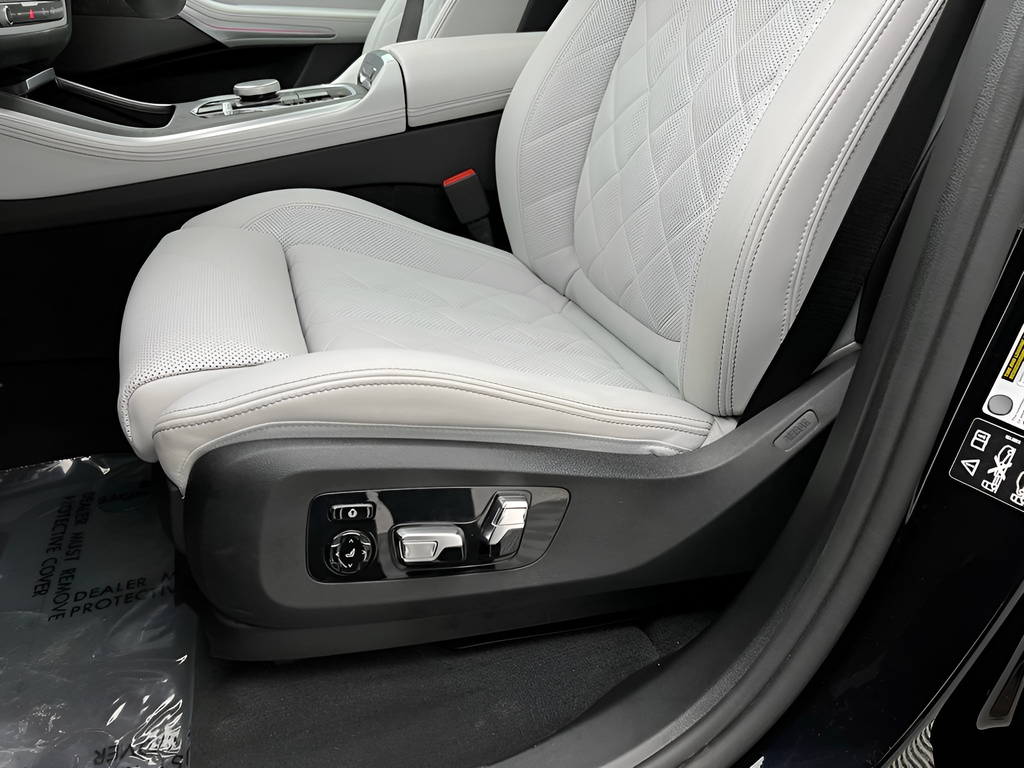 Used 2025 Carbon Black Metallic BMW xDrive40i image 37
