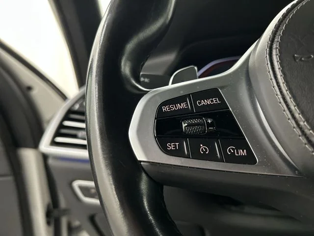 2022 BMW X5 M50i - Photo 11
