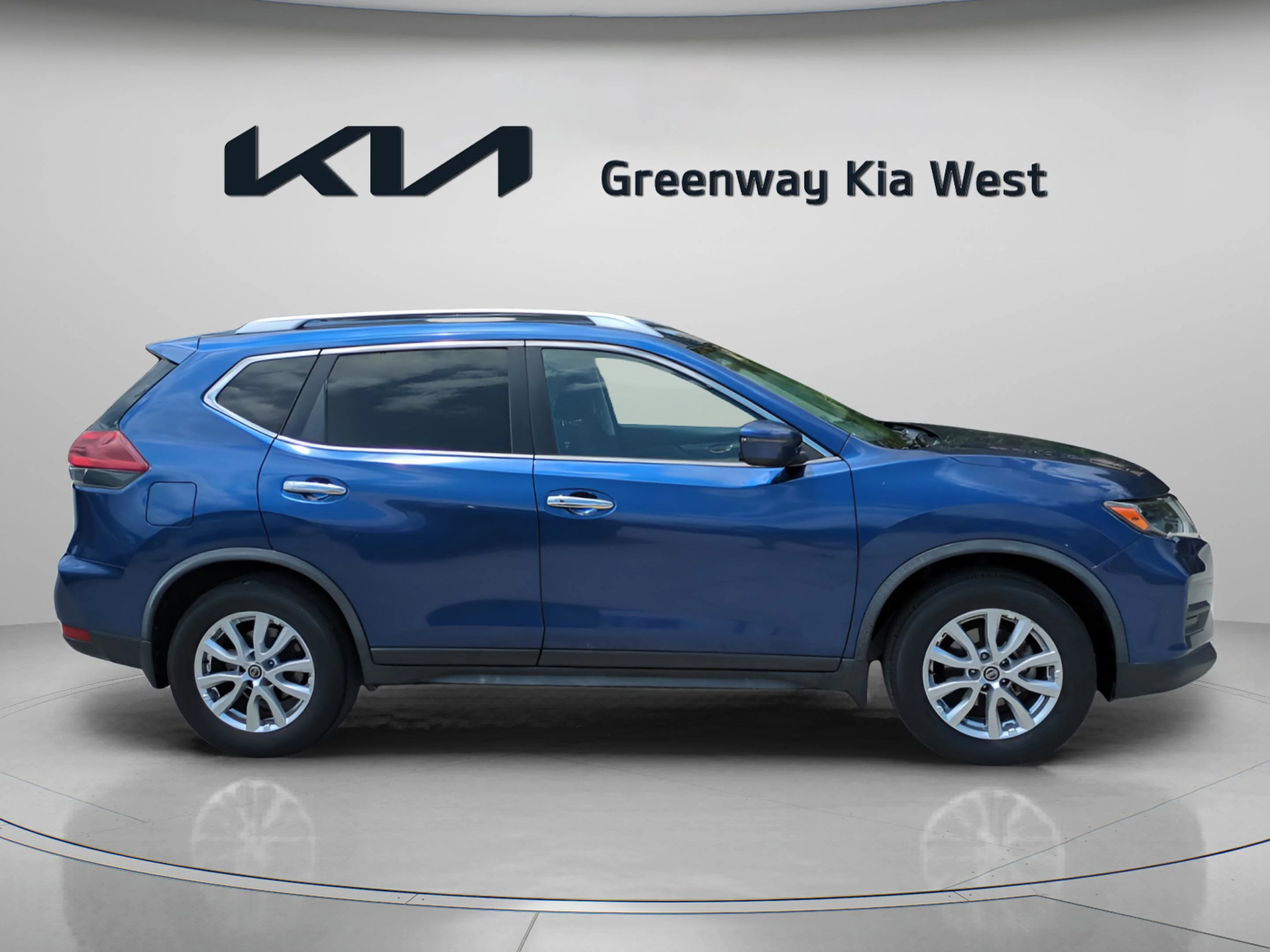 Used 2020 Caspian Blue Metallic Nissan SV image 9