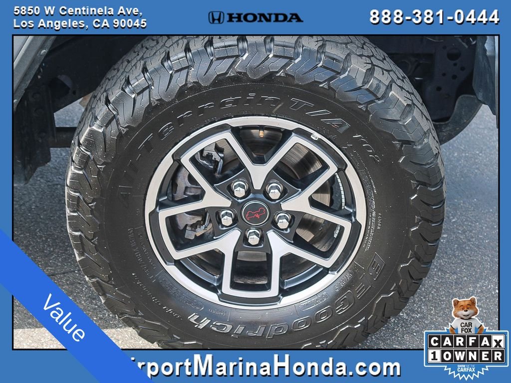 Used 2025 Crystal Metallic Jeep Rubicon image 13