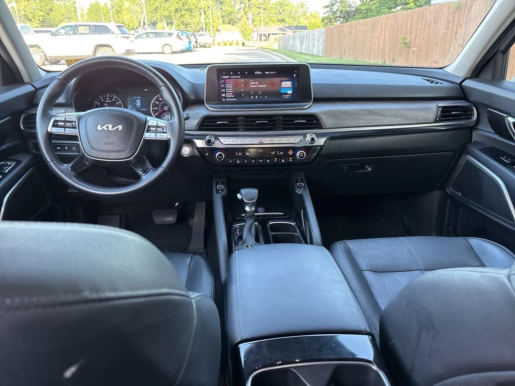 Used 2022 Gray Kia EX image 20