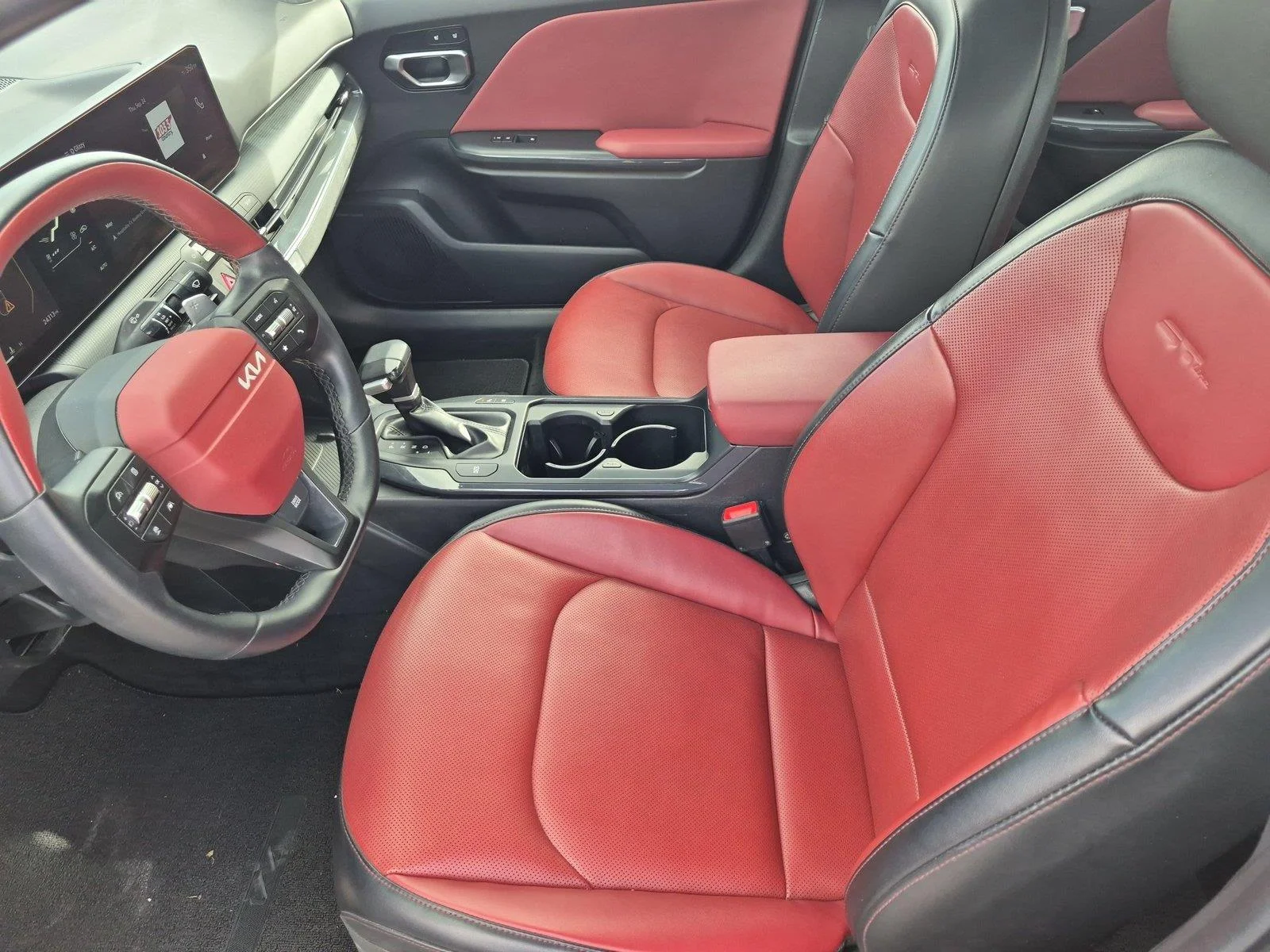 Used 2025 Snow White Pearl Kia GT-Line Turbo image 17
