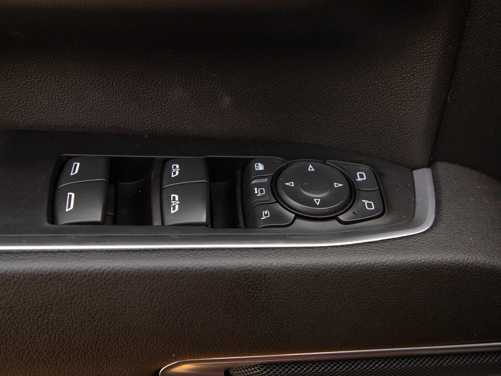 Used 2024 Volcanic Red Tintcoat GMC SLT image 22