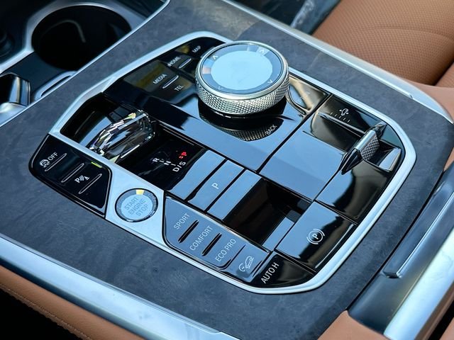 New 2027 White BMW xDrive40i image 14