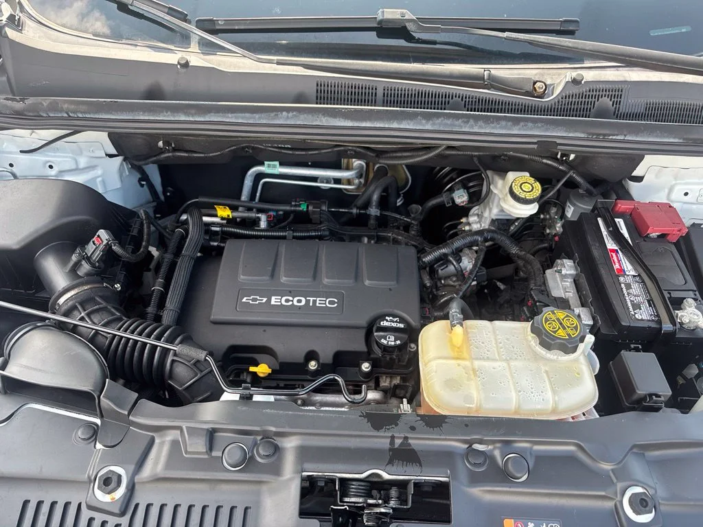 Used 2019 White Chevrolet LT image 10