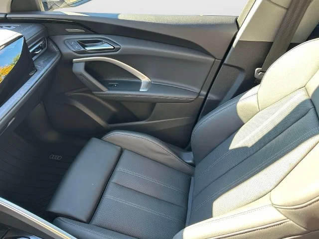 Used 2025 Florett Silver Audi Premium Plus image 35