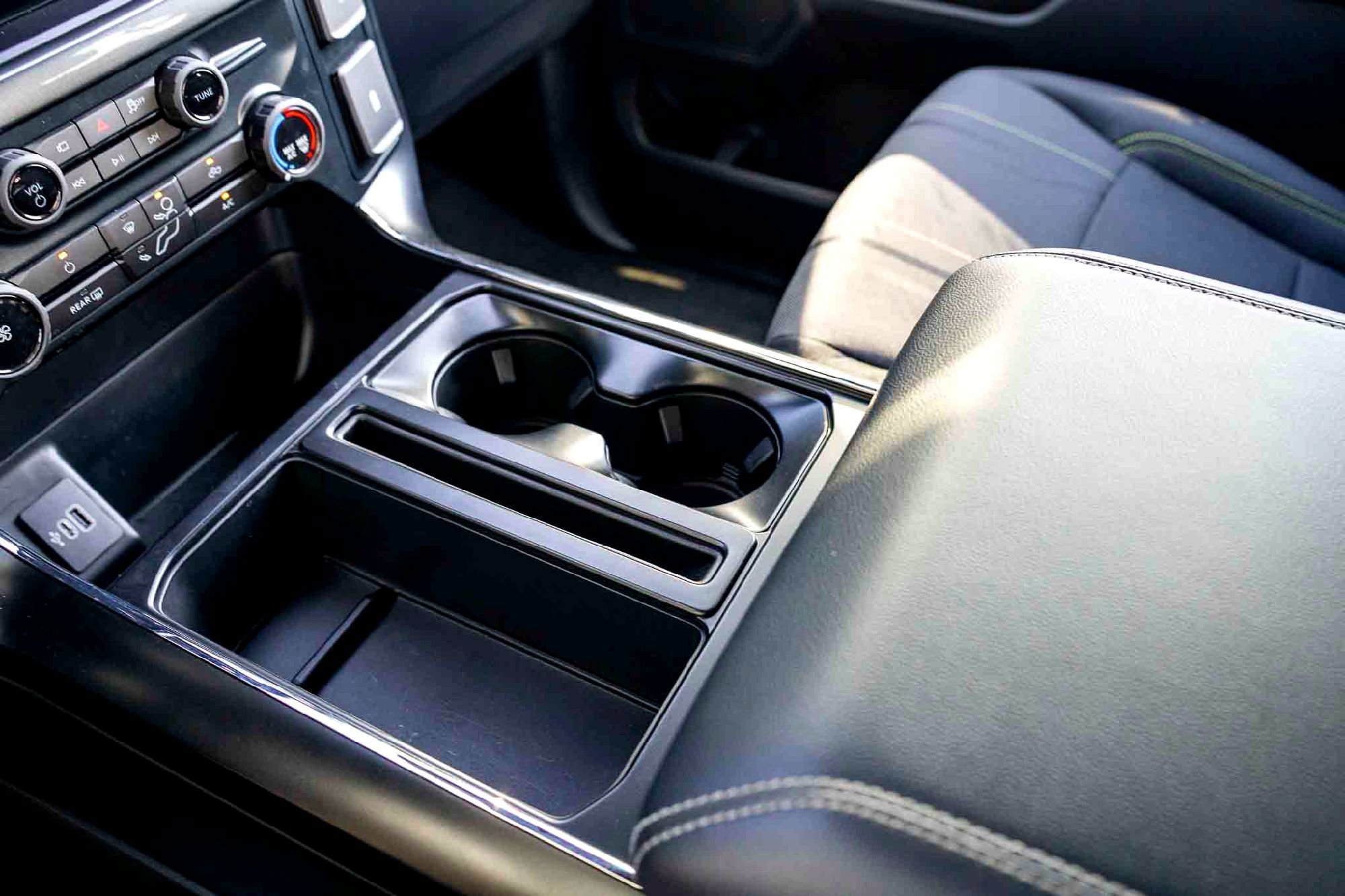 New 2025 Oxford White Ford STX image 17
