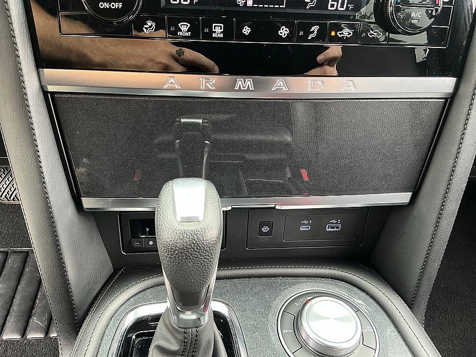 Used 2023 Aspen White Tricoat Nissan SL image 19