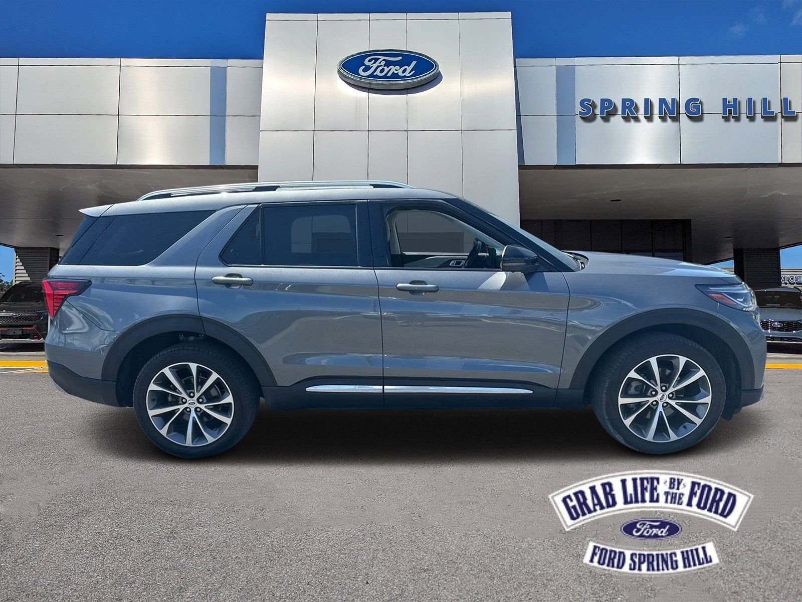 2025 Ford Explorer Platinum 4WD (PL535)'s photo