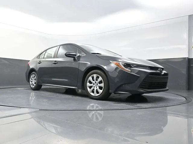 Used 2024  Toyota LE image 30