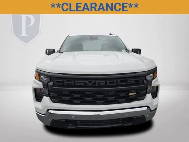 New 2026 Summit White Chevrolet WT image 13