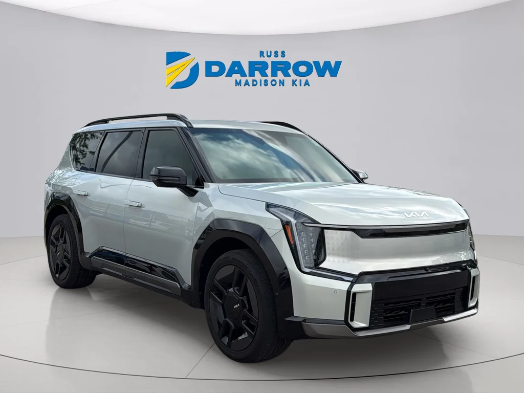 Used 2024 Ivory Silver Kia GT-Line image 7