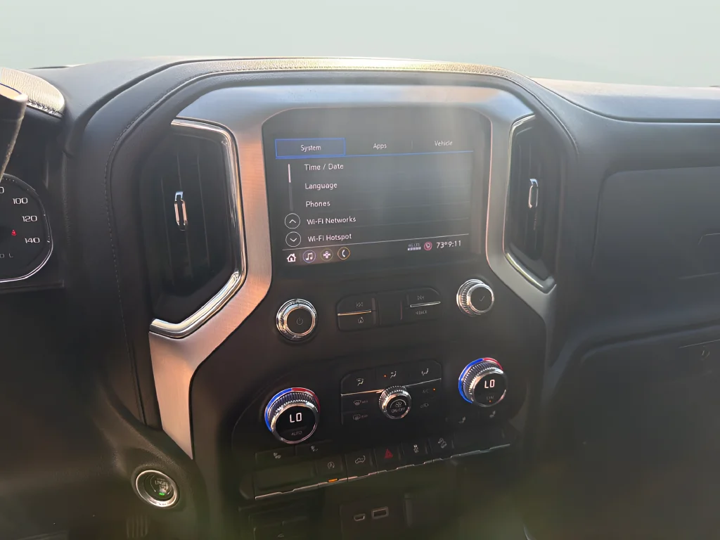 Used 2021 White GMC Elevation image 22