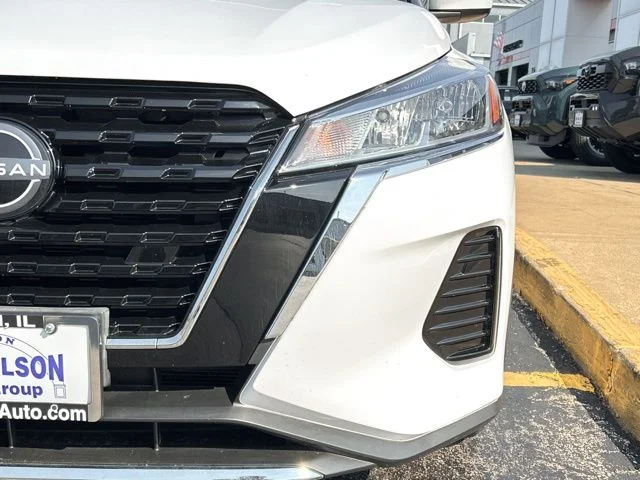 Used 2023 White Nissan SV image 3