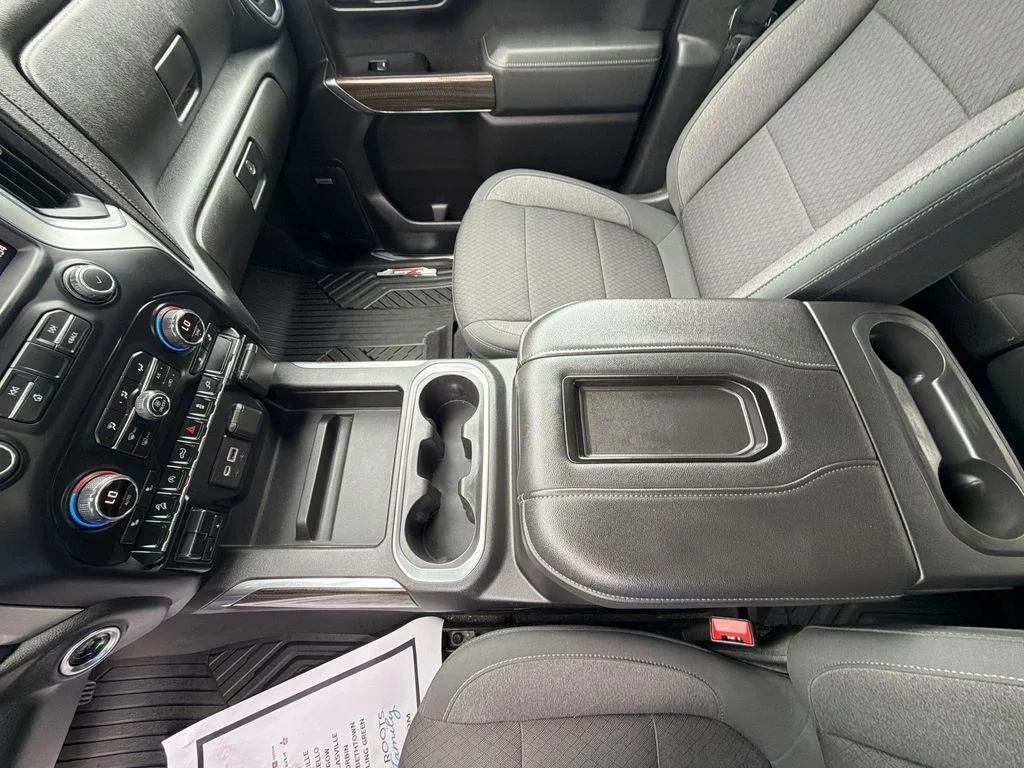 Used 2020 Silver Chevrolet RST image 26