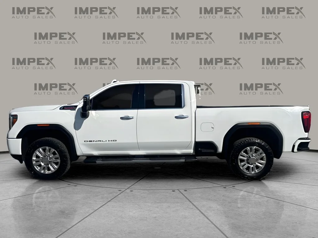 Used 2021 White GMC Denali image 2