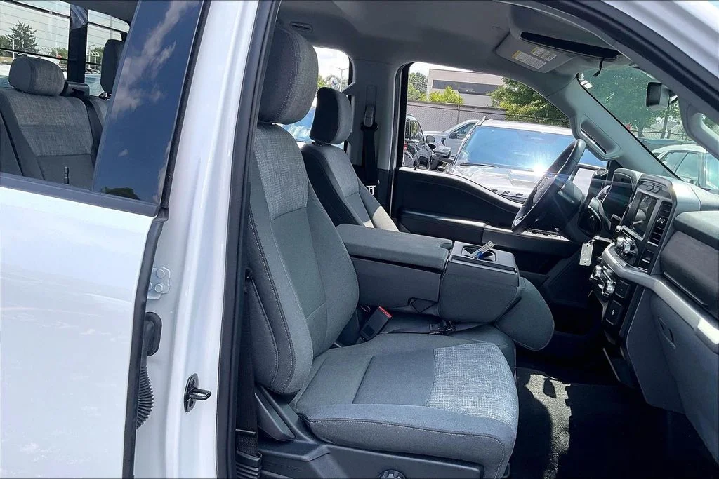Used 2023 White Ford XLT image 6