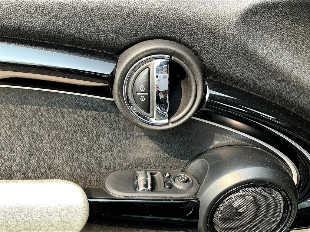 Used 2023 Gray Metallic MINI Base image 20