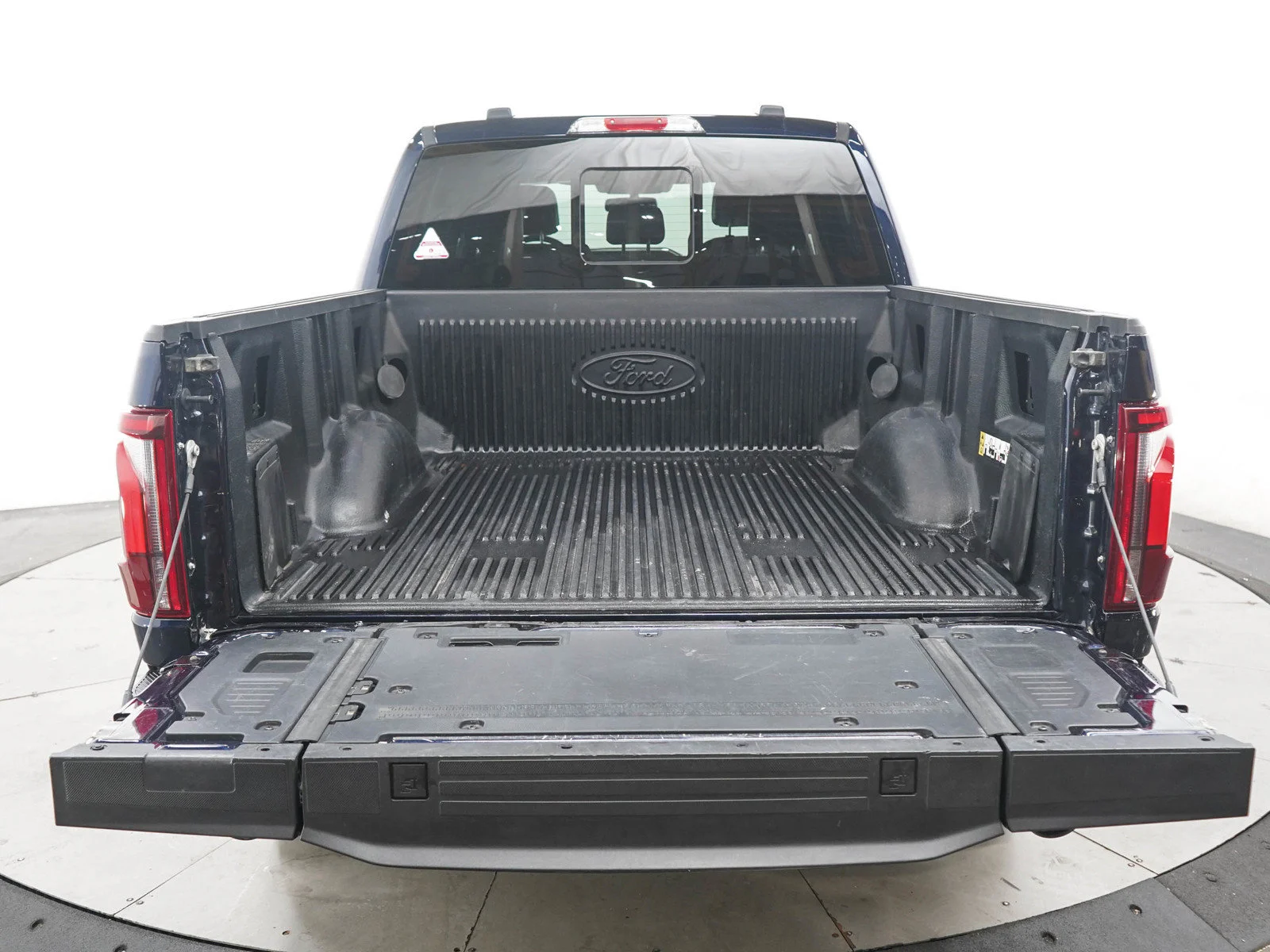 Used 2025 Atlas Blue Metallic Ford LARIAT image 15