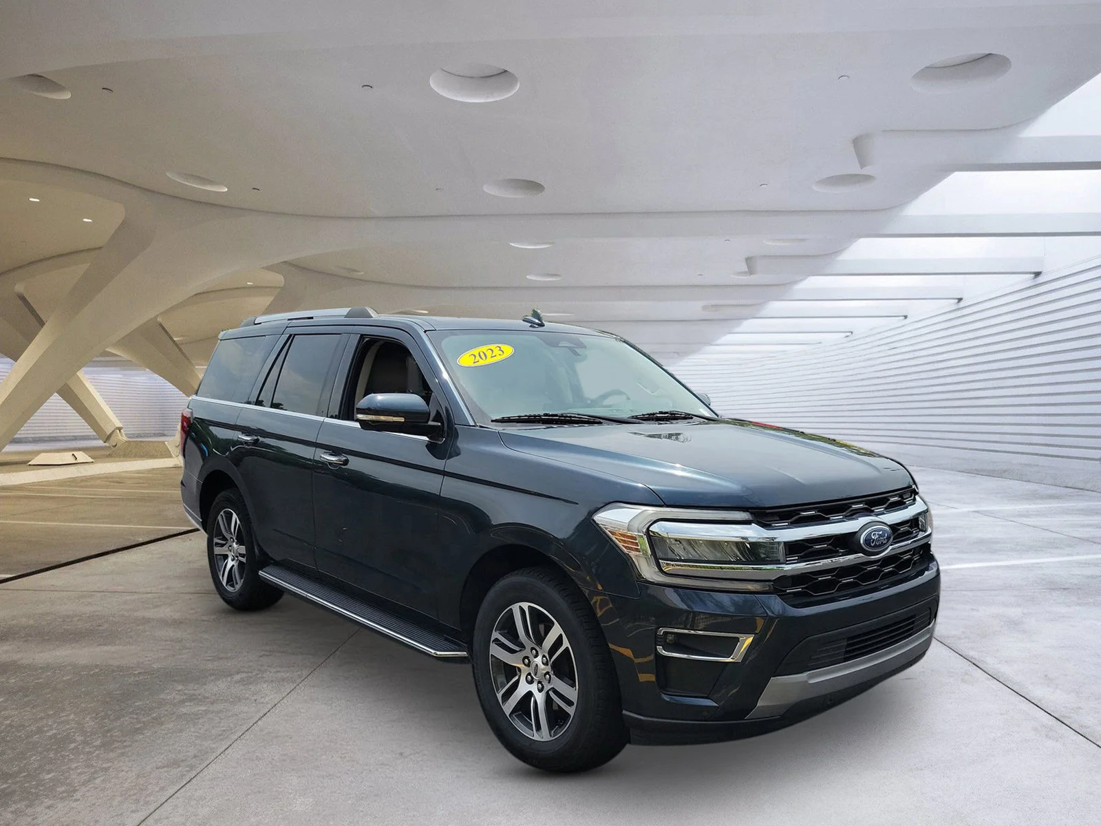 2023 Ford Expedition Limited's photo