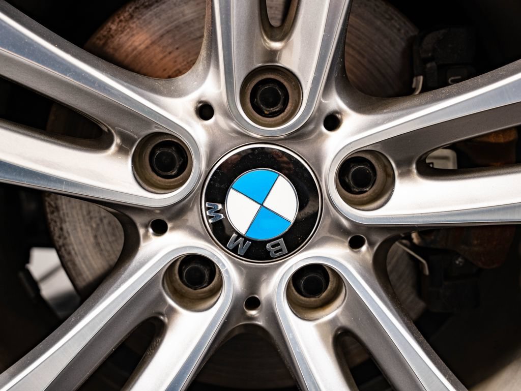 Used 2016 Mediterranean Blue Metallic BMW 328i xDrive image 8