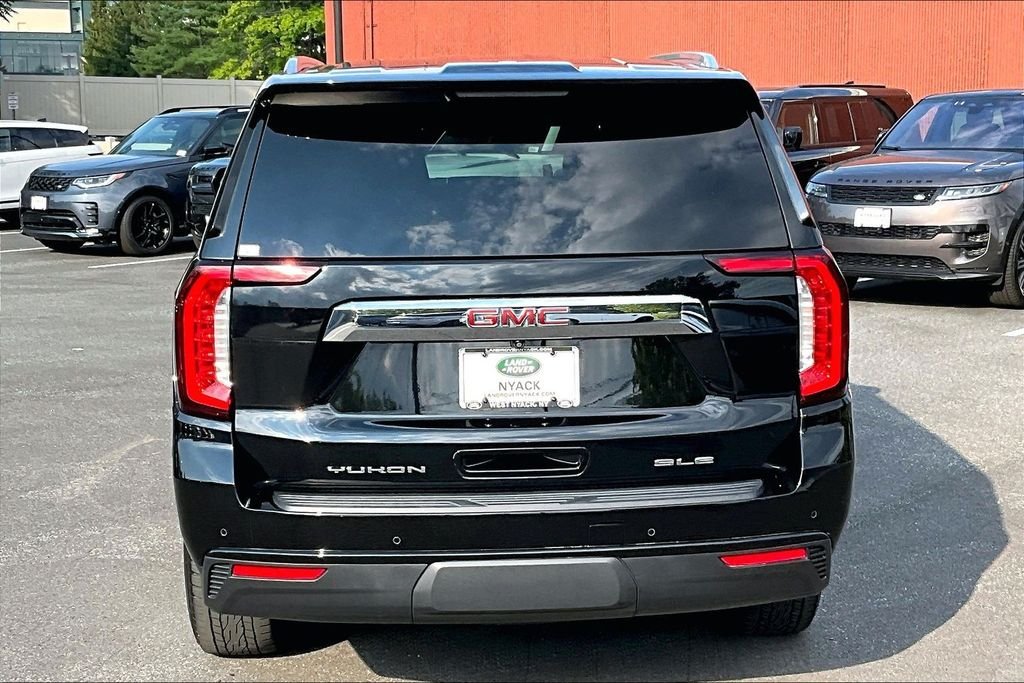 Used 2022 Black GMC SLE image 4