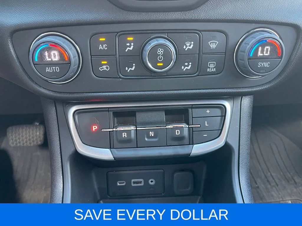 Used 2024 White GMC SLE image 11