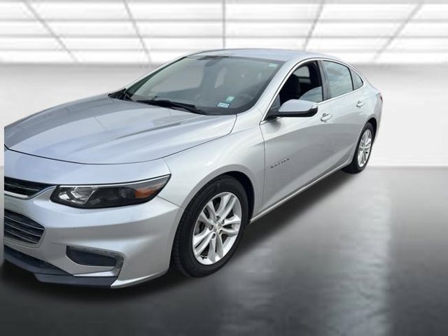 Used 2018 SILVER ICE METALLIC Chevrolet LT image 3