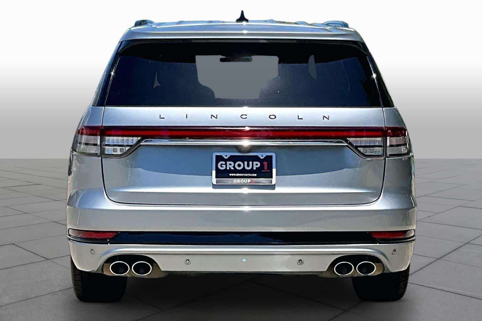 Used 2023 Silver Radiance Metallic Clearcoat Lincoln Reserve image 5