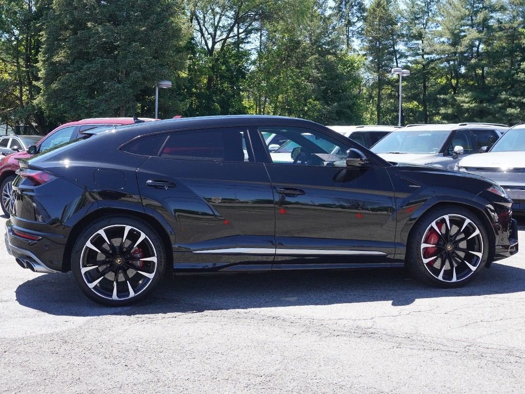 Used 2020 Black Lamborghini Base image 20