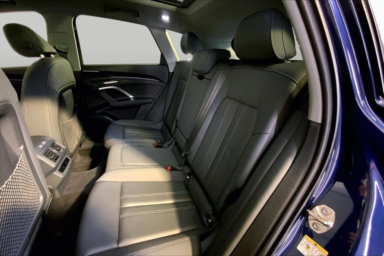 Used 2025 Navarra Blue Metallic Audi Premium image 21
