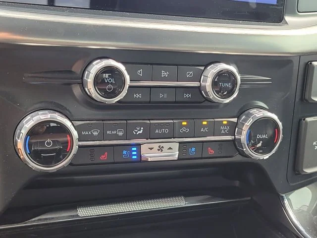 Used 2022 Gray Ford Lariat image 26