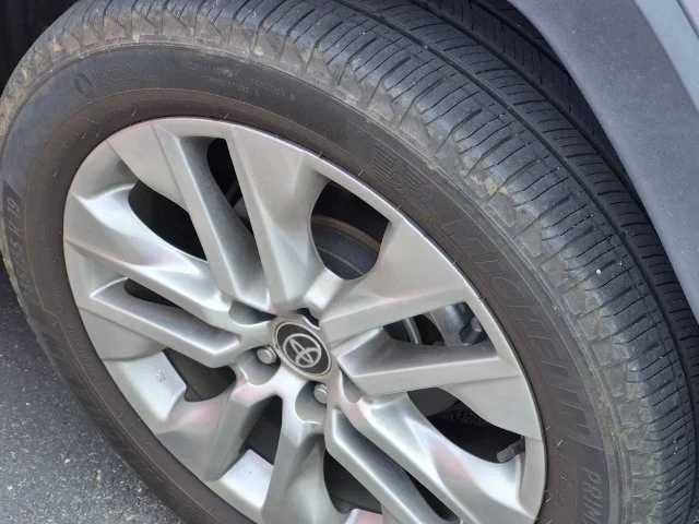 Used 2024 Silver Sky Metallic Toyota XLE Premium image 4