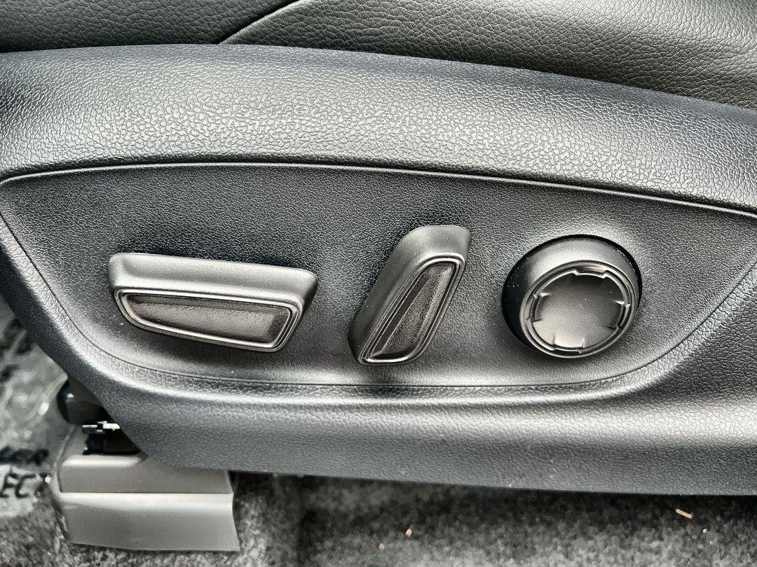 2026 Toyota Tacoma Limited - Photo 16