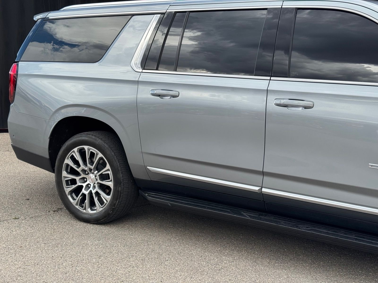 Used 2025 Silver GMC Denali image 4