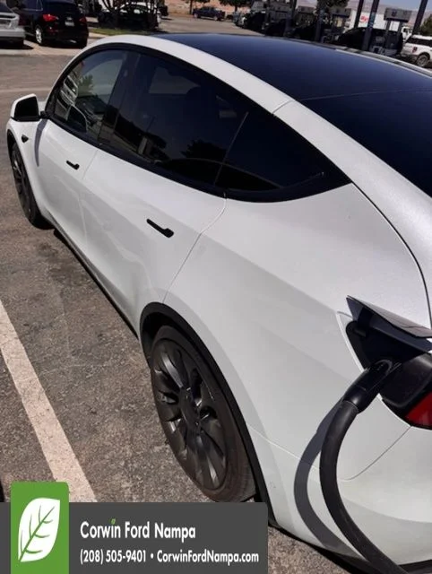 2022 Tesla Model Y Performance Dual Motor All-Wheel Drive's photo