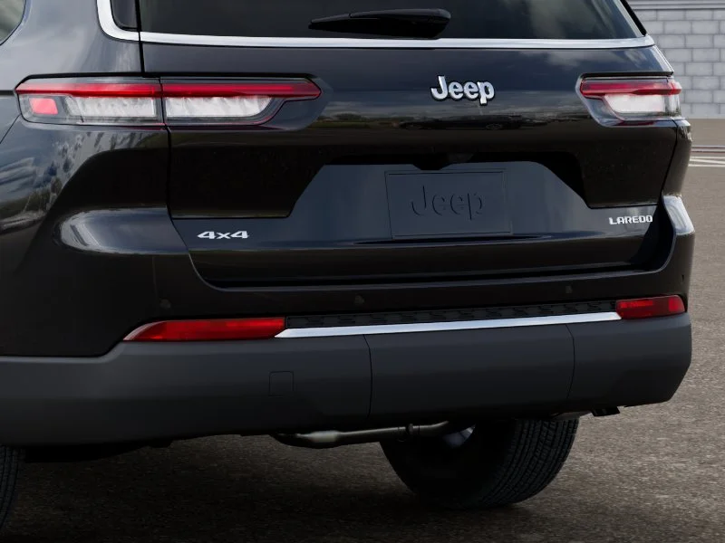 New 2026 Diamond Black Crystal Pearl-Coat Exterior Paint Jeep Laredo X image 13