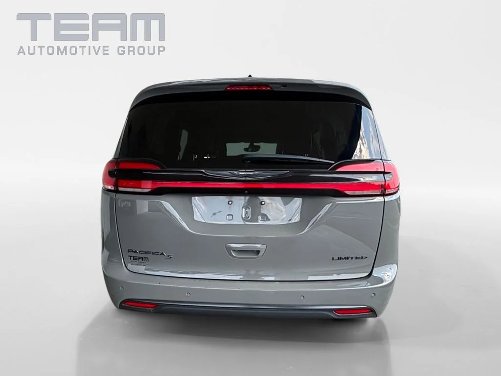 Used 2025 White Chrysler Limited image 6
