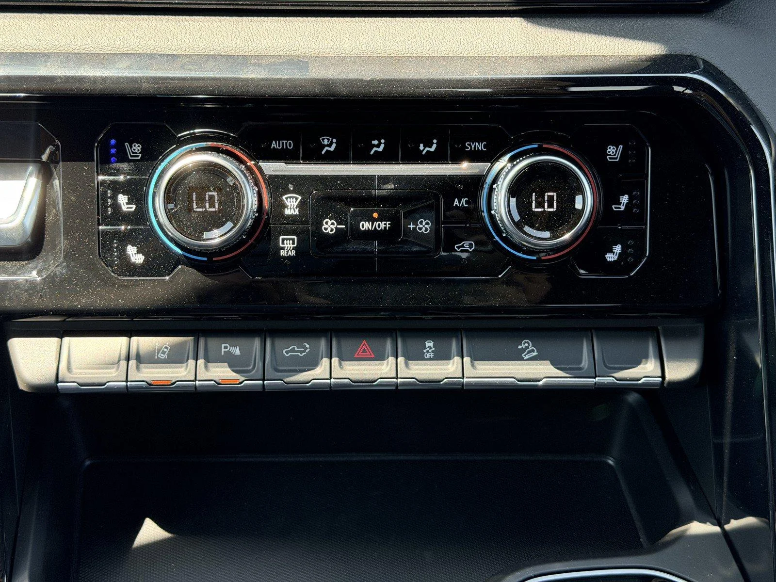 New 2026 Summit White GMC AT4 image 21