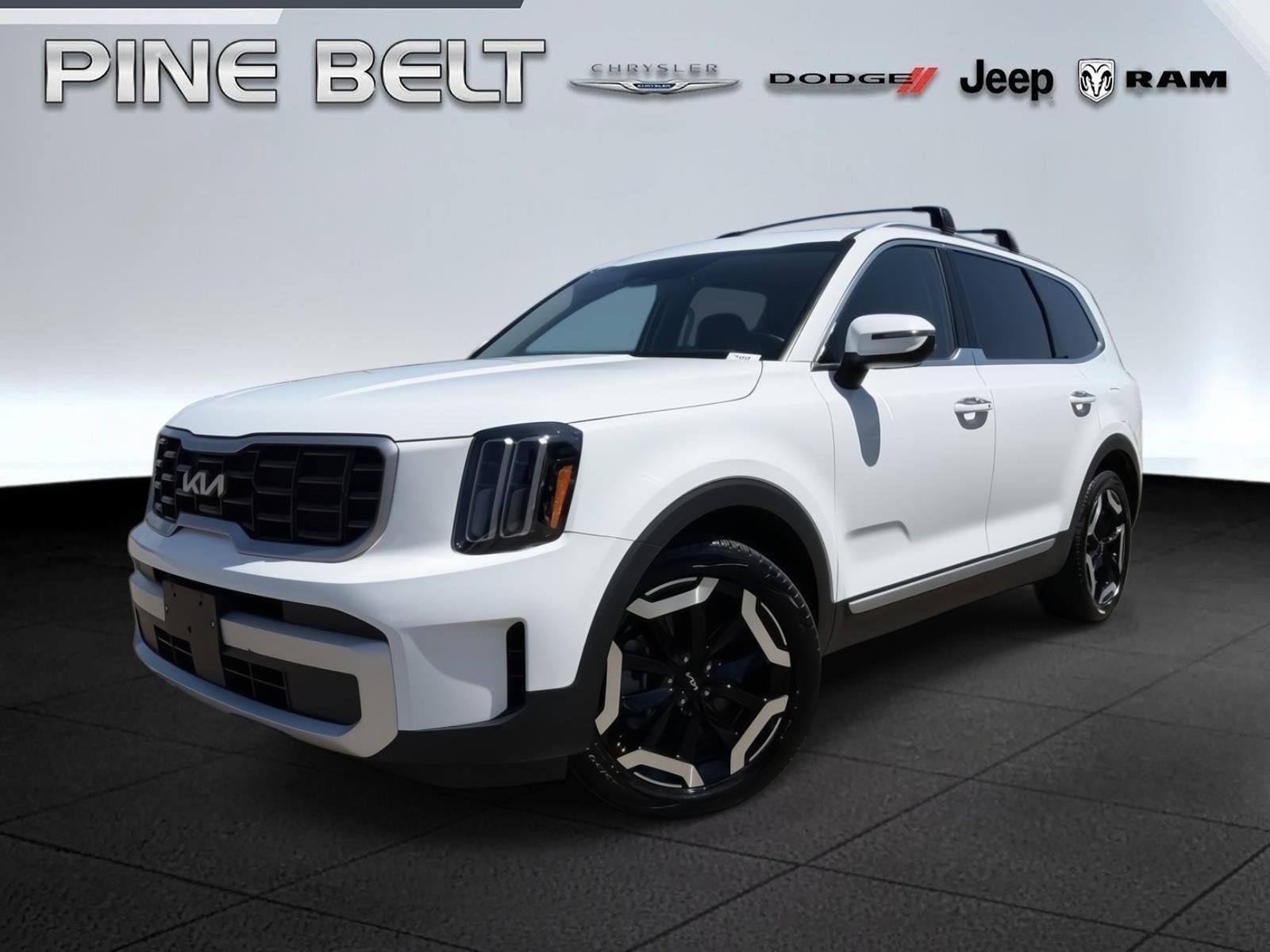 Used 2025 Glacial White Pearl Kia S image 1
