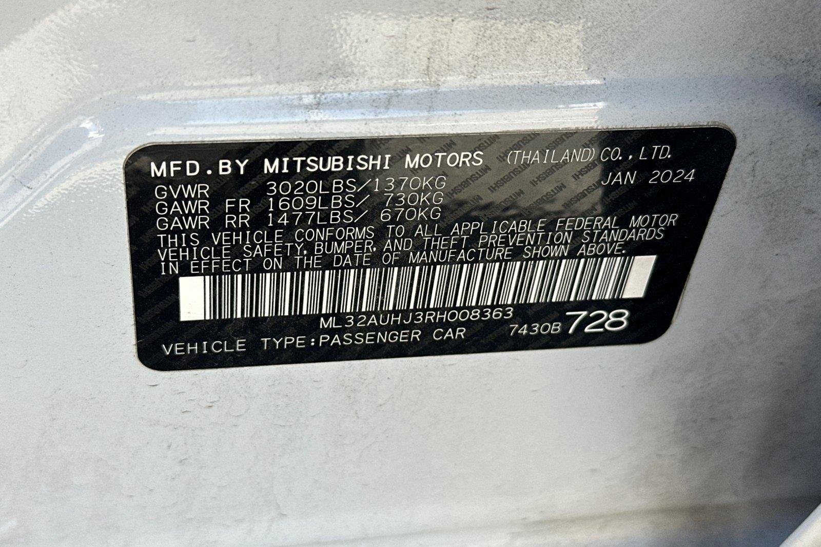 Used 2024 White Diamond Mitsubishi ES image 27