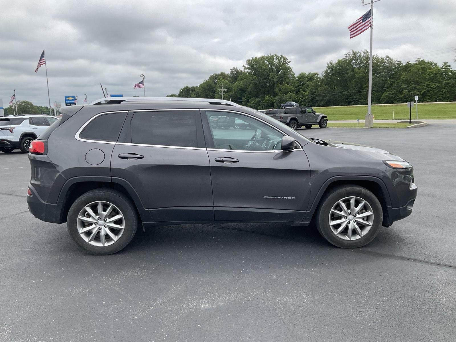 Used 2018 Granite Crystal Metallic Clearcoat Jeep Limited image 2
